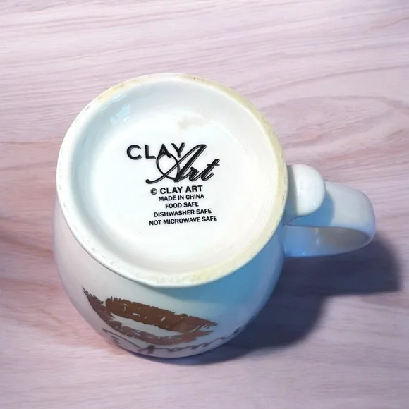 White Mug Cup with Gold Metallic Lip Print Kisses Muah! - Picture 4 of 5